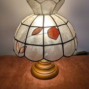 Vintage lamp in wood, brass and mother-of-pearl.