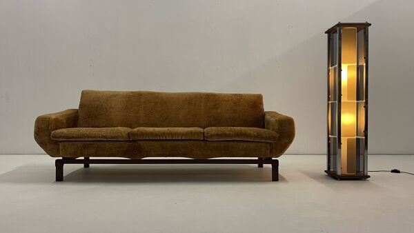 Living room set in amber velvet