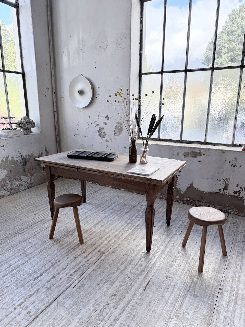 Solid oak farmhouse table with integrated extensions 1950
