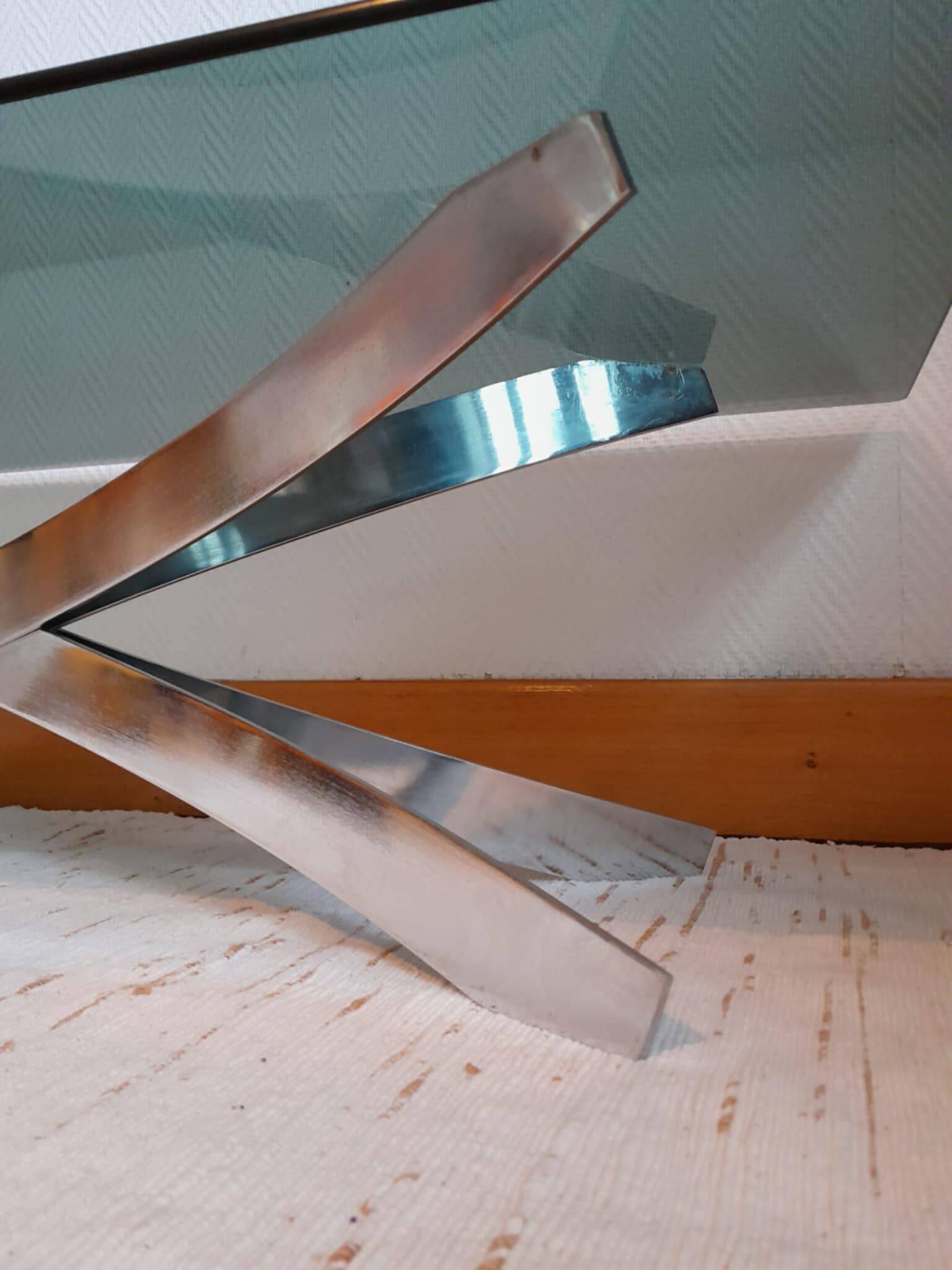Table basse space age acier et verre fumé