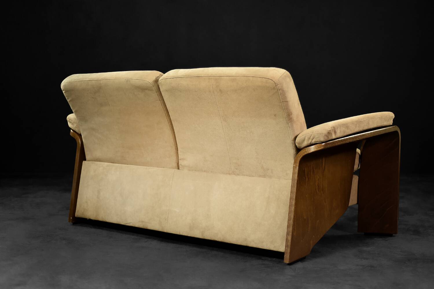 Modern Norwegian mid-century two-seater sofa, low-back loveseat Stressless Pegasus by Ekornes.