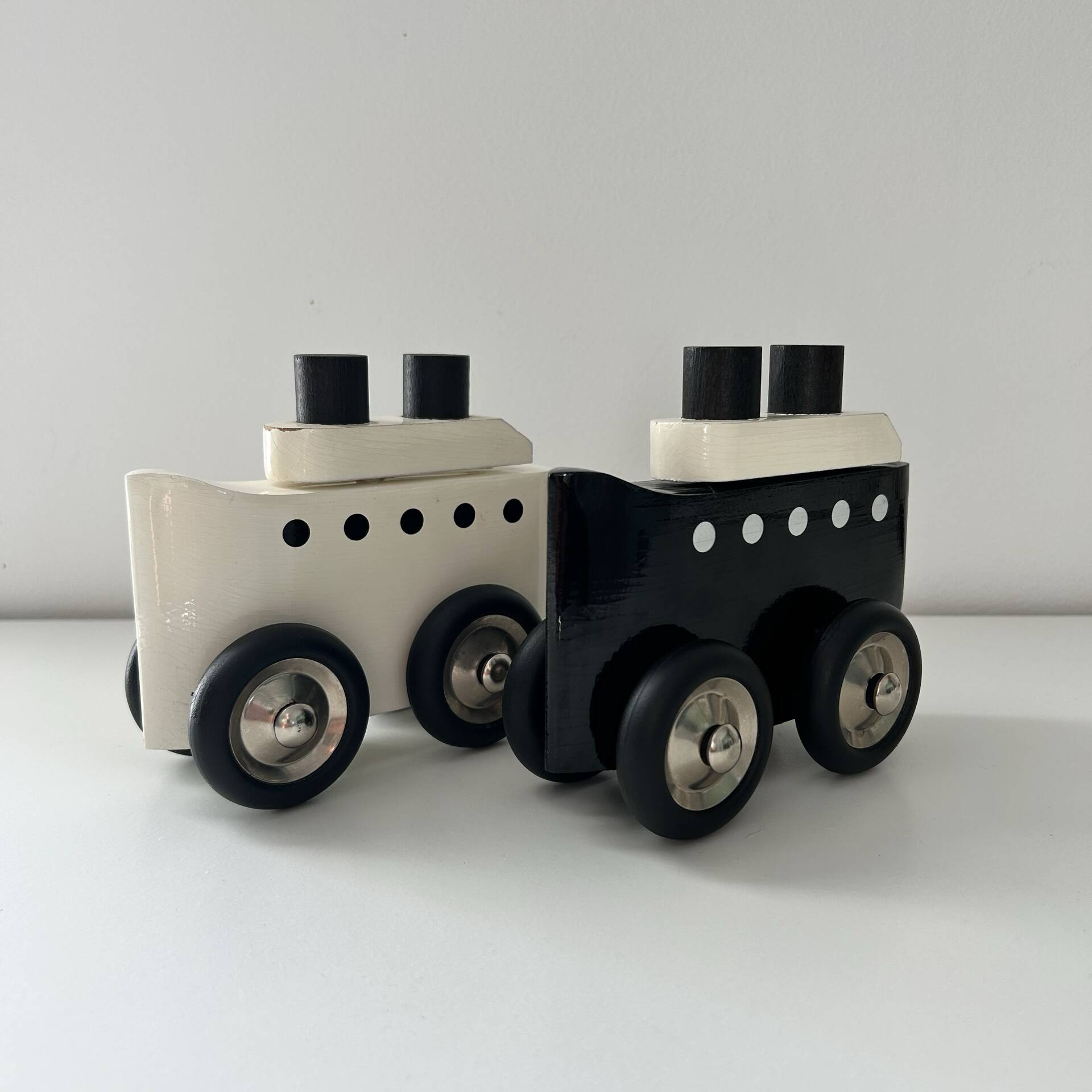 Paire de paquebots à roulettes