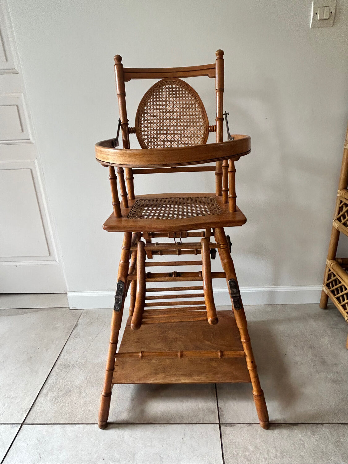 Modular high chair in canning Eugène Vincent