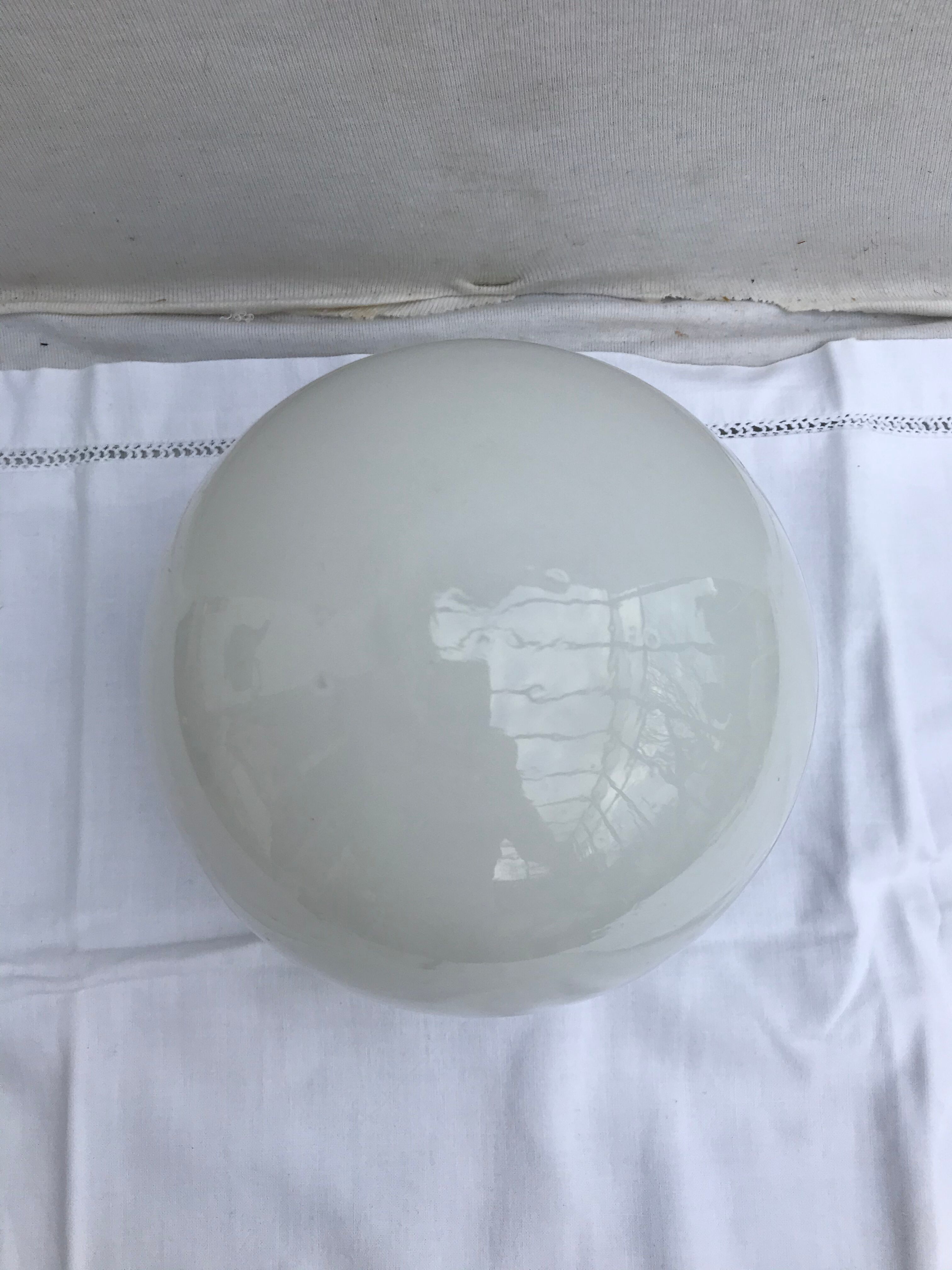 Old opaline white ball suspension applied - alu vintage support