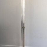 Rare lampadaire de parquet en laiton doré et plexiglass