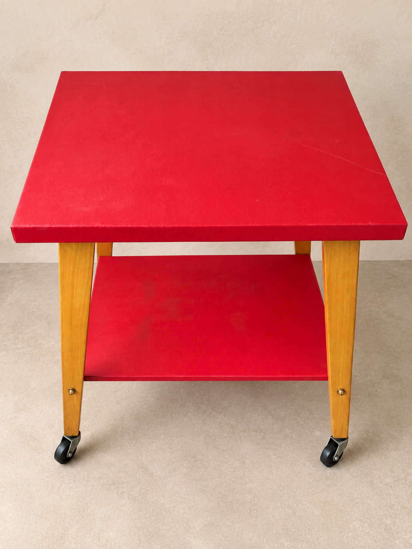 Desserte vintage sur roulettes datant des années 1950-60
