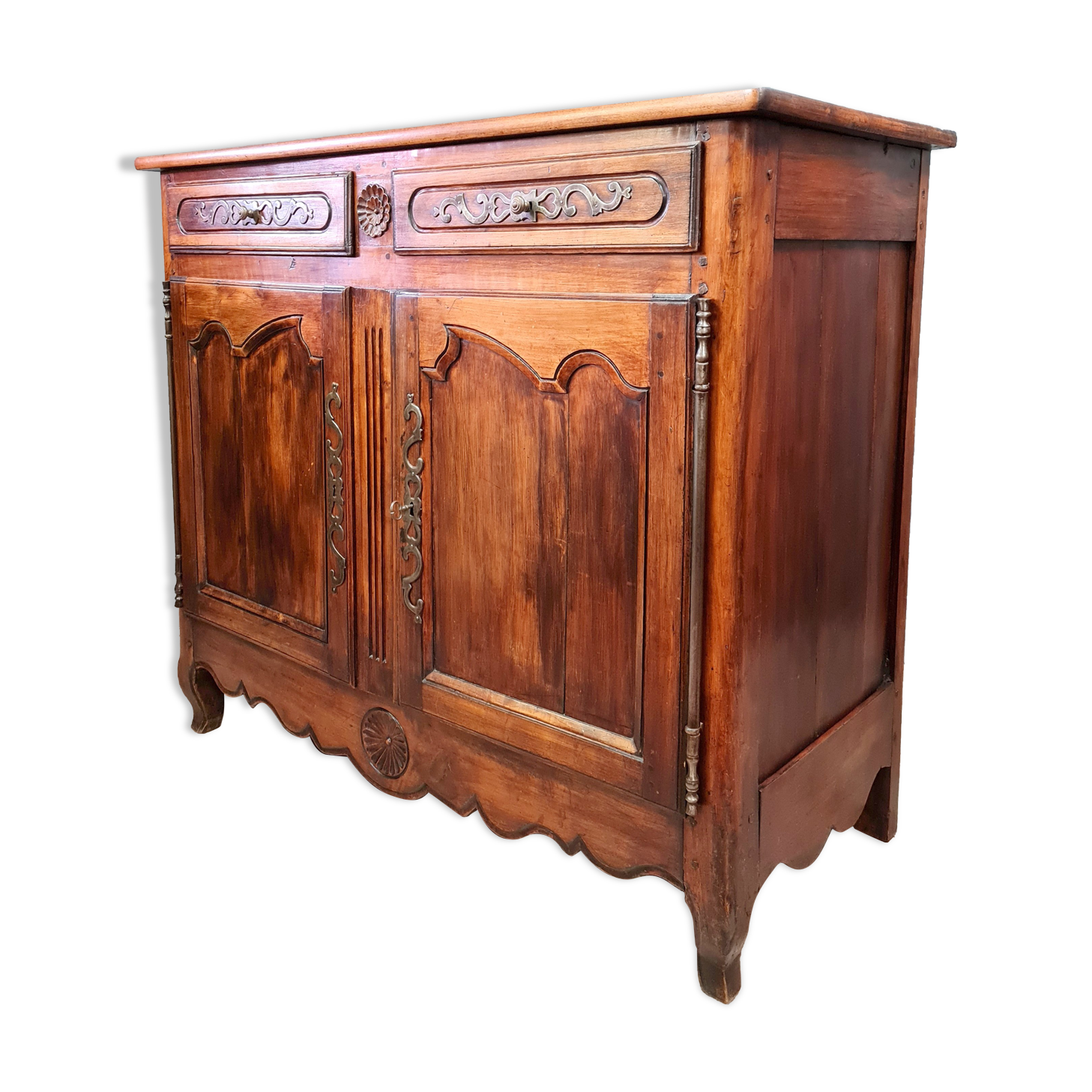 Louis XV period buffet in solid walnut around 1750