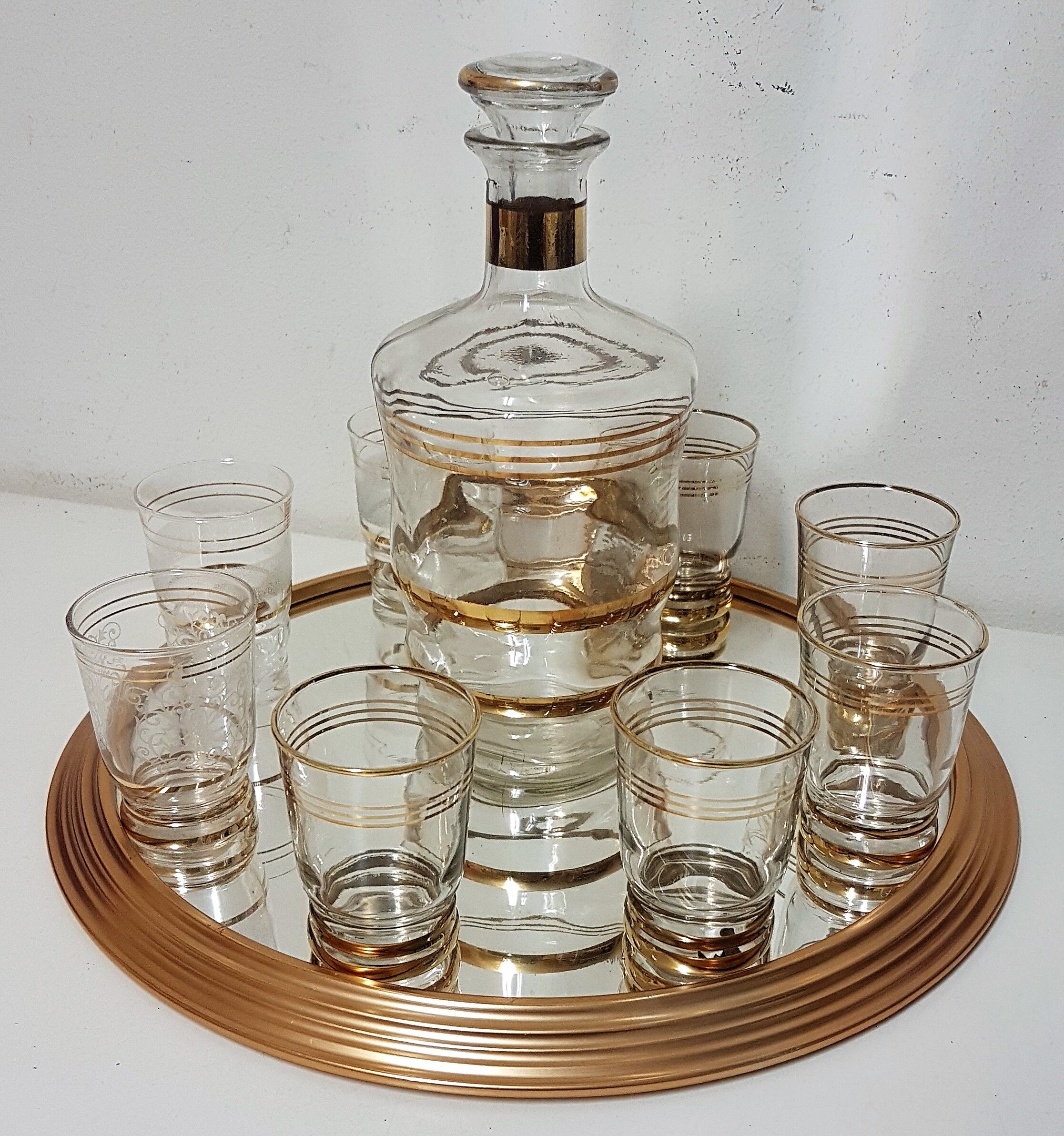 Liquor service consisting of a moulded glass carafe