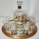 Service à liqueur composé d’une carafe en verre moulé