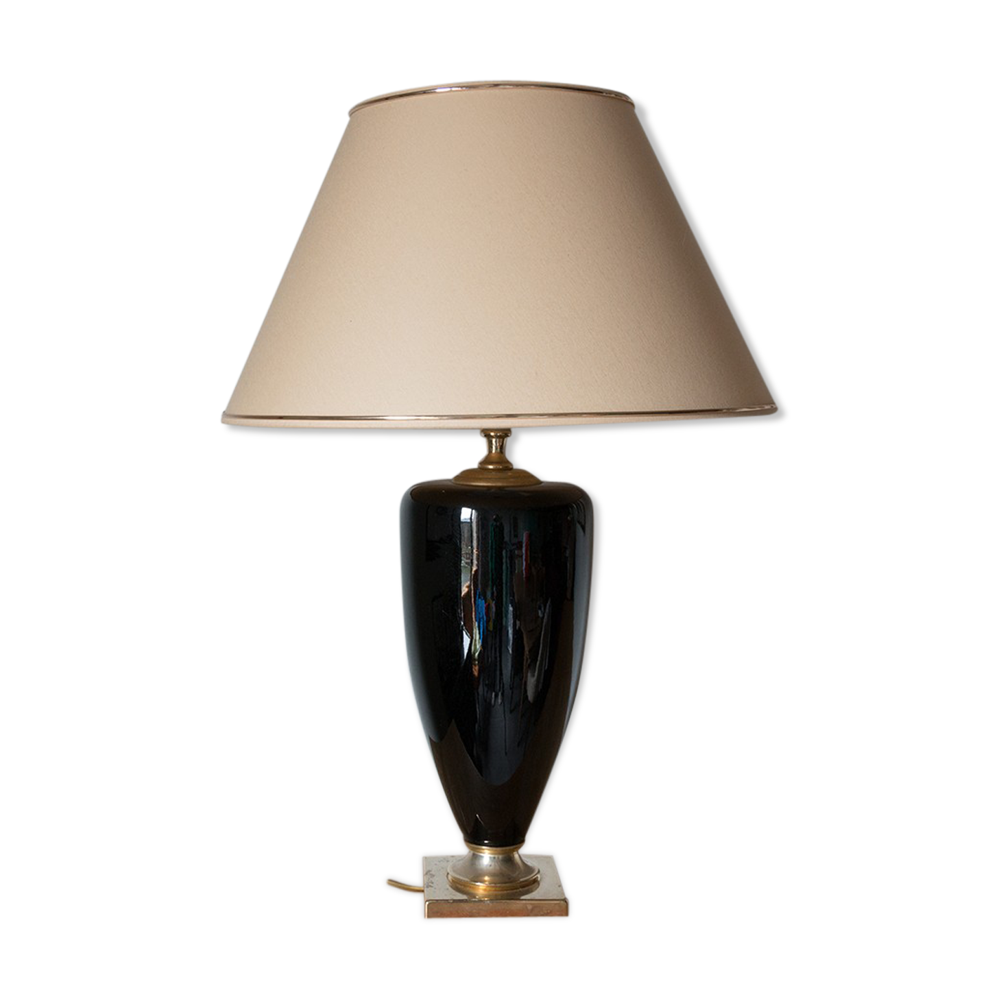 Black and gold lamp