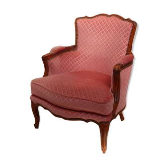 Vintage shepherdess armchair in pink velvet.