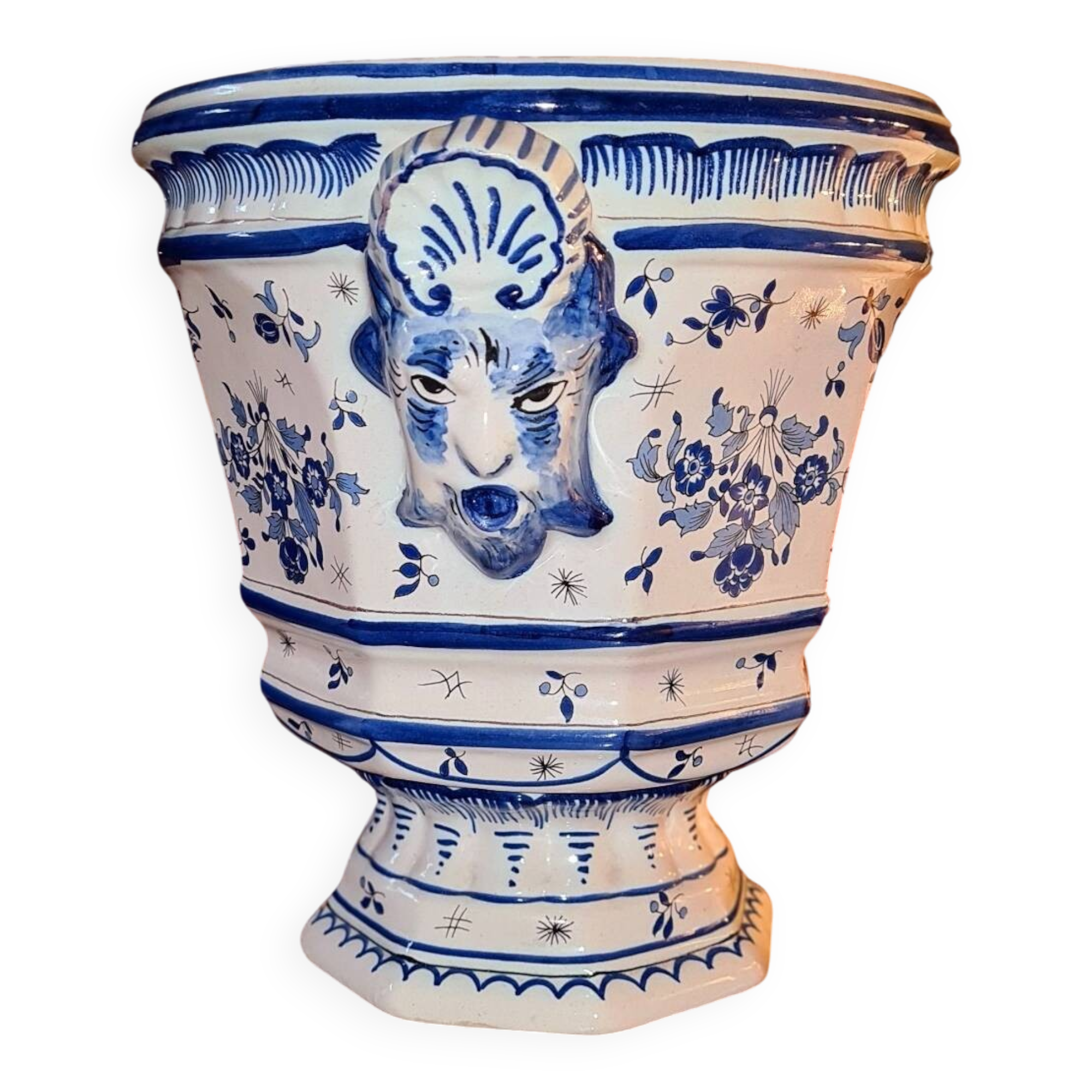 Large cache pot in Nevers earthenware