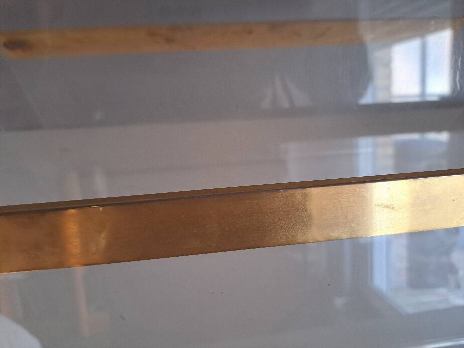 Porte-revues en plexiglas