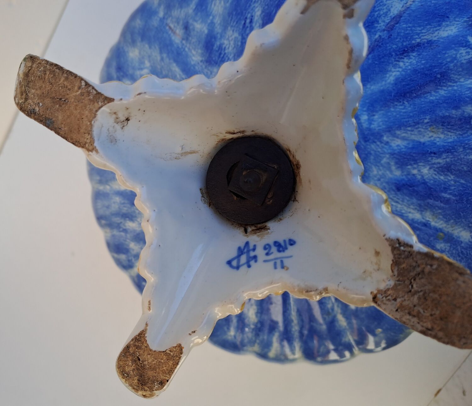 Bouquetière centerpiece Geo Martel desvres