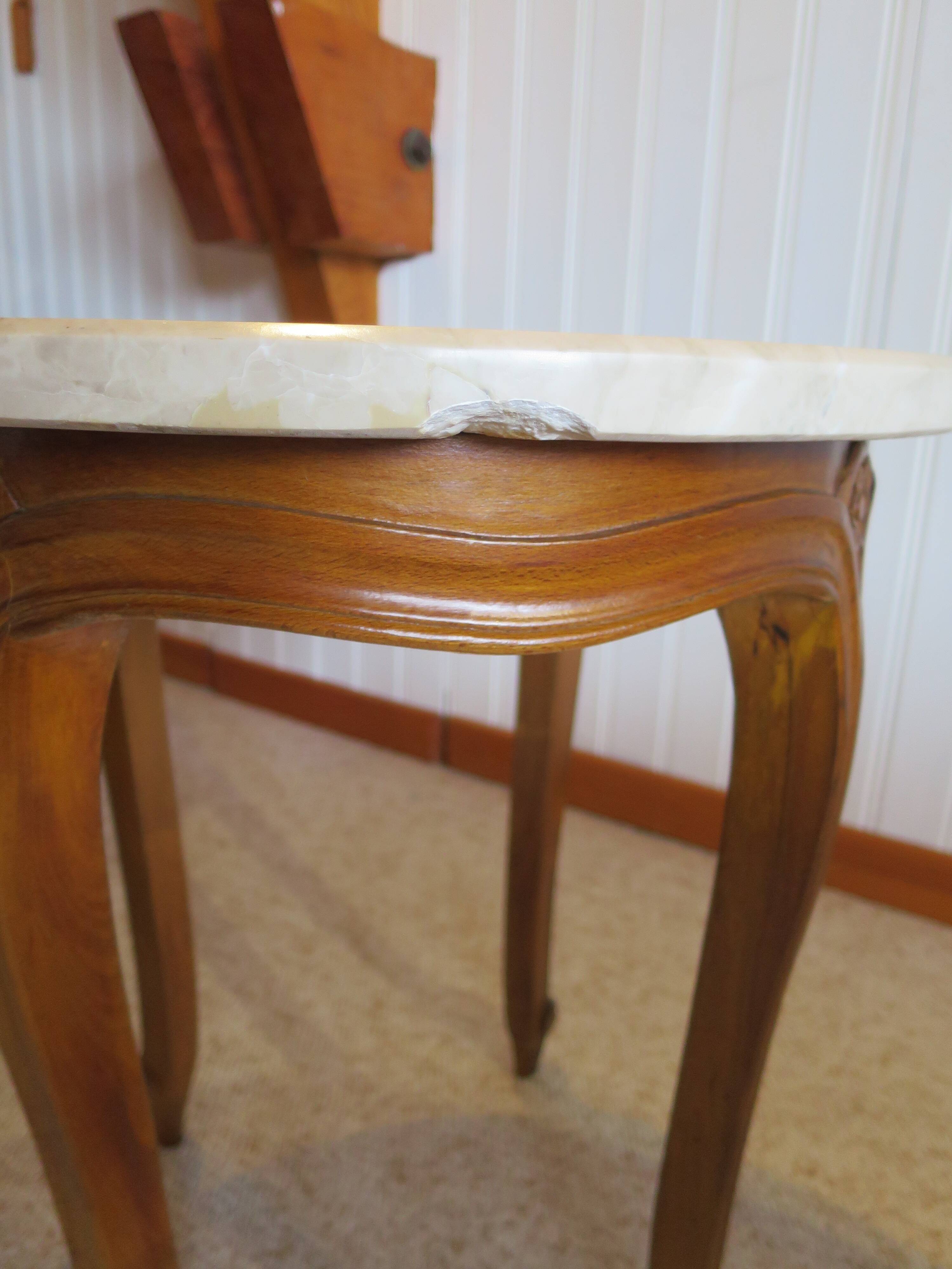 Round coffee table - Carved wood - White veined marble - Regency/Louis XV style