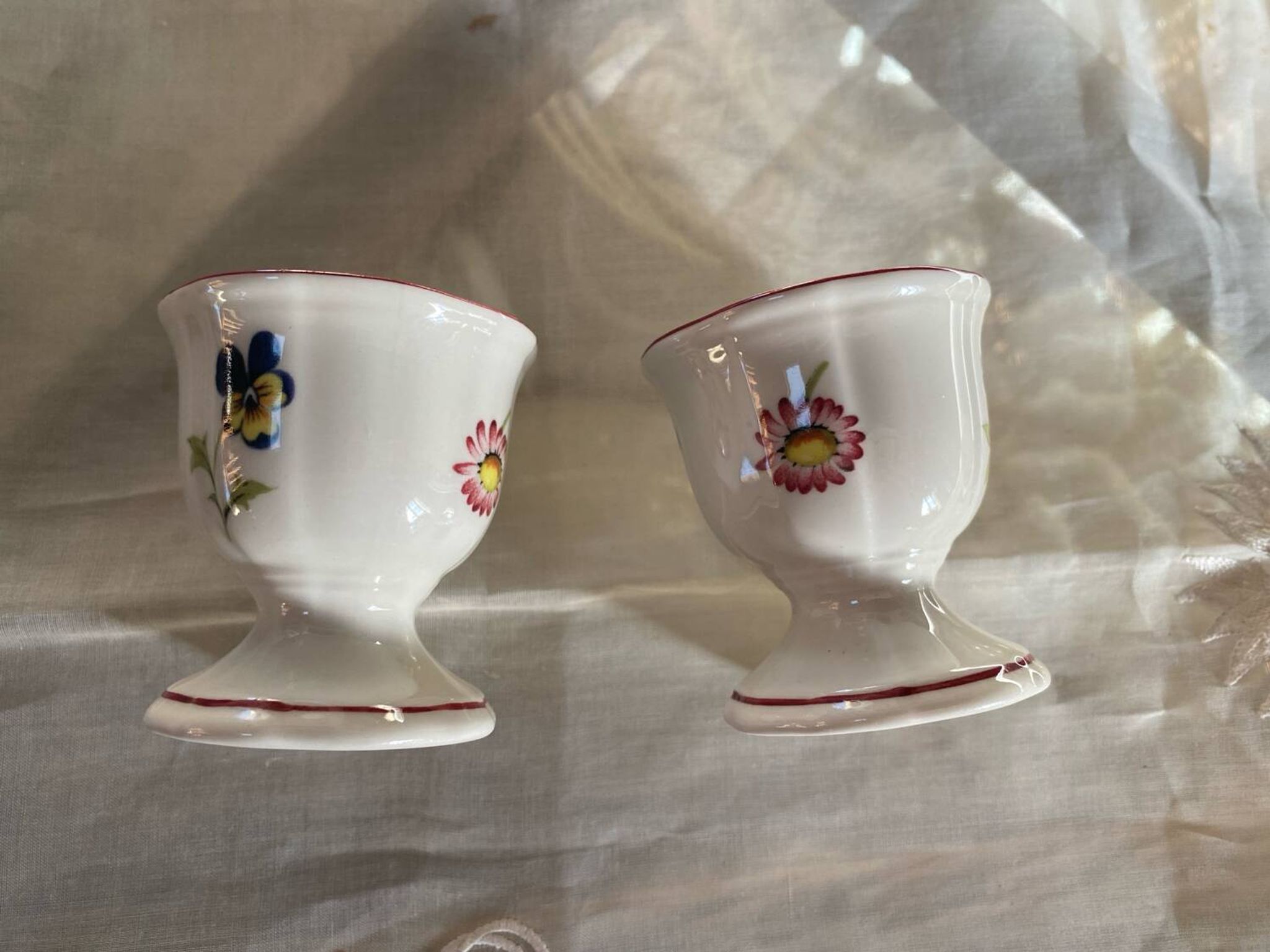 Set of 2 porcelain egg cups by Villeroy and Boch.