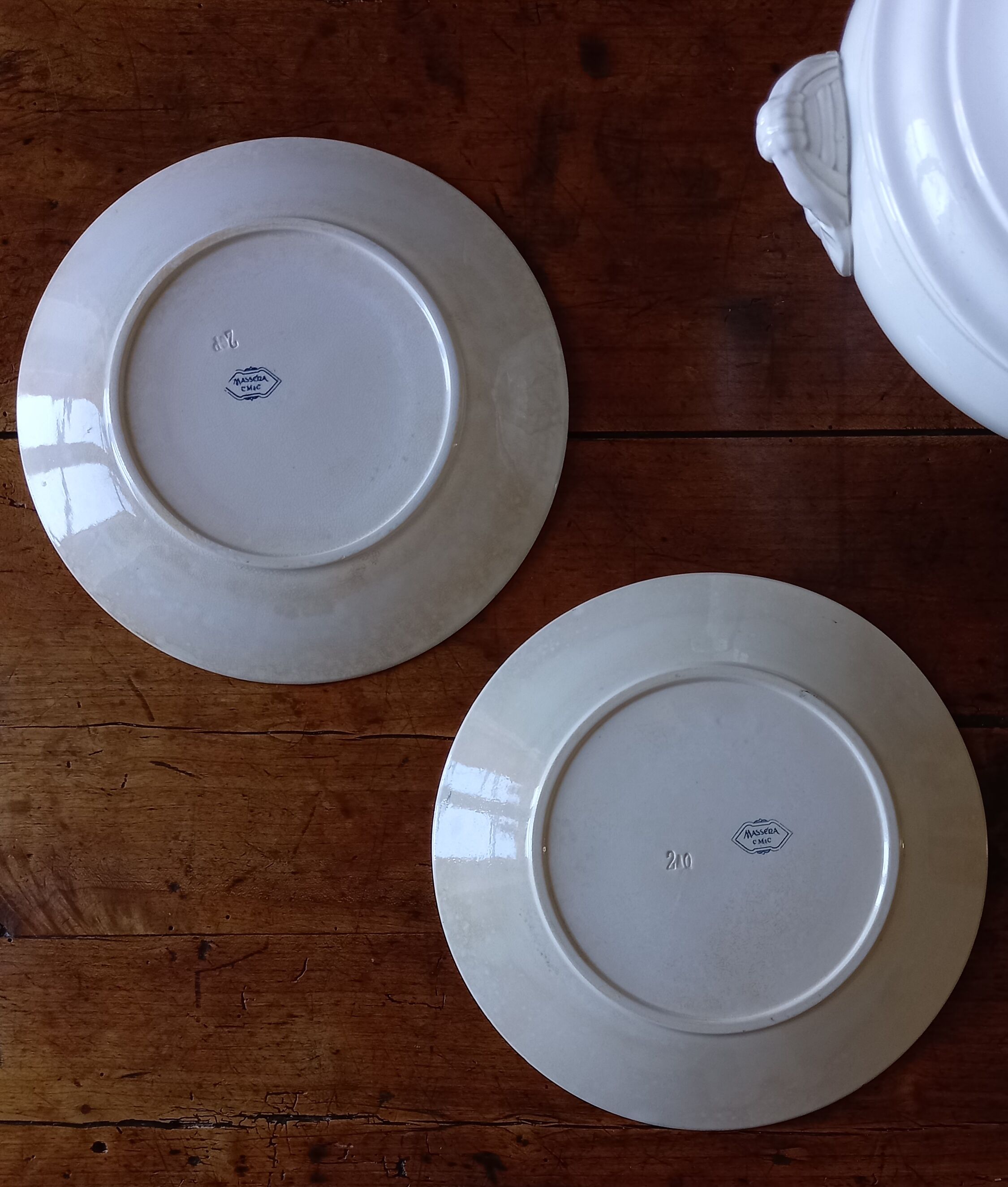 2 flat old plates (ø 25 cm) earthenware terre de fer creil montereau massena