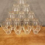18 vintage glasses with star base and gold edging