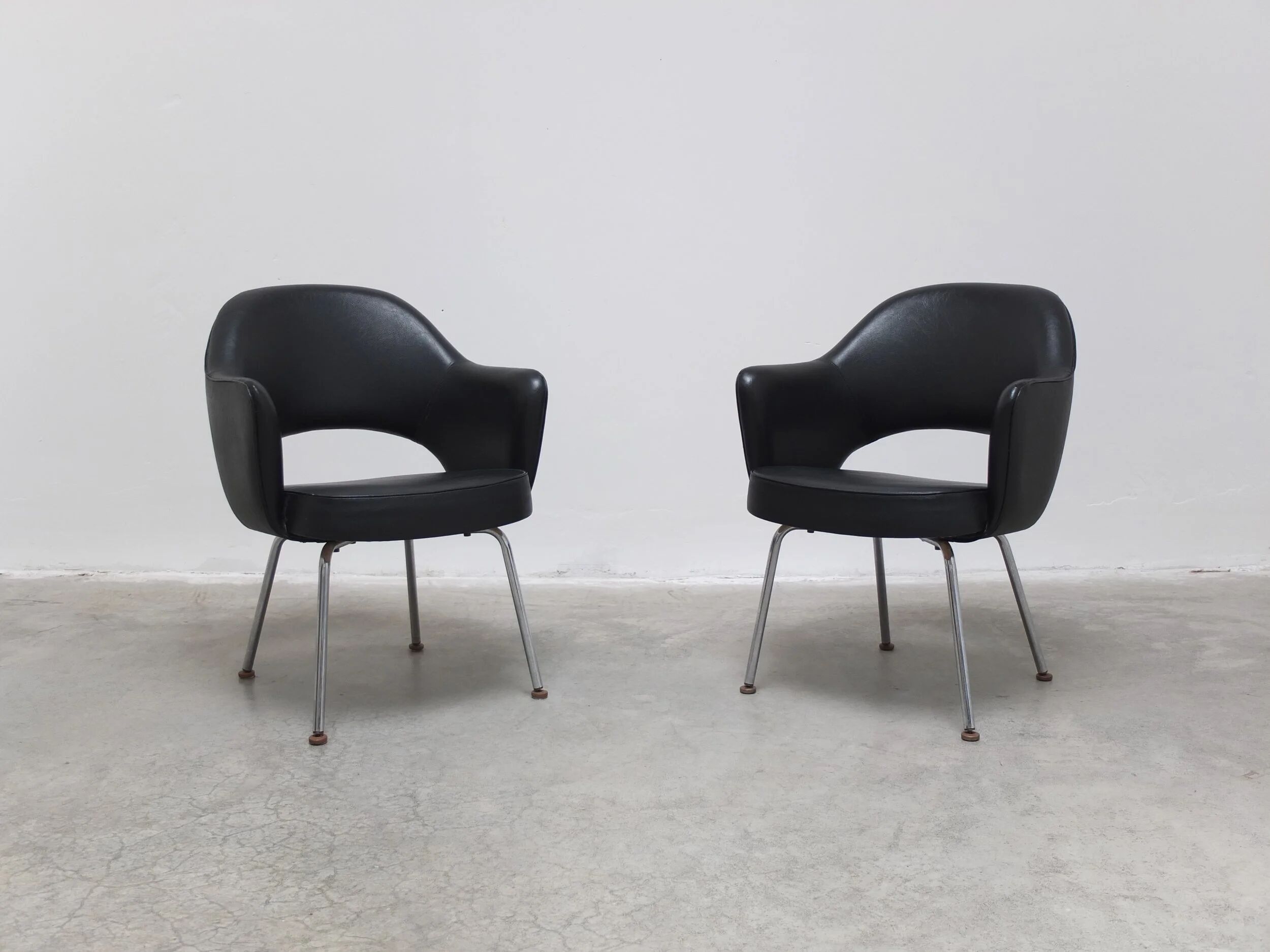 Original set of 4 'Executive' armchairs by Eero Saarinen for Knoll, 1960s