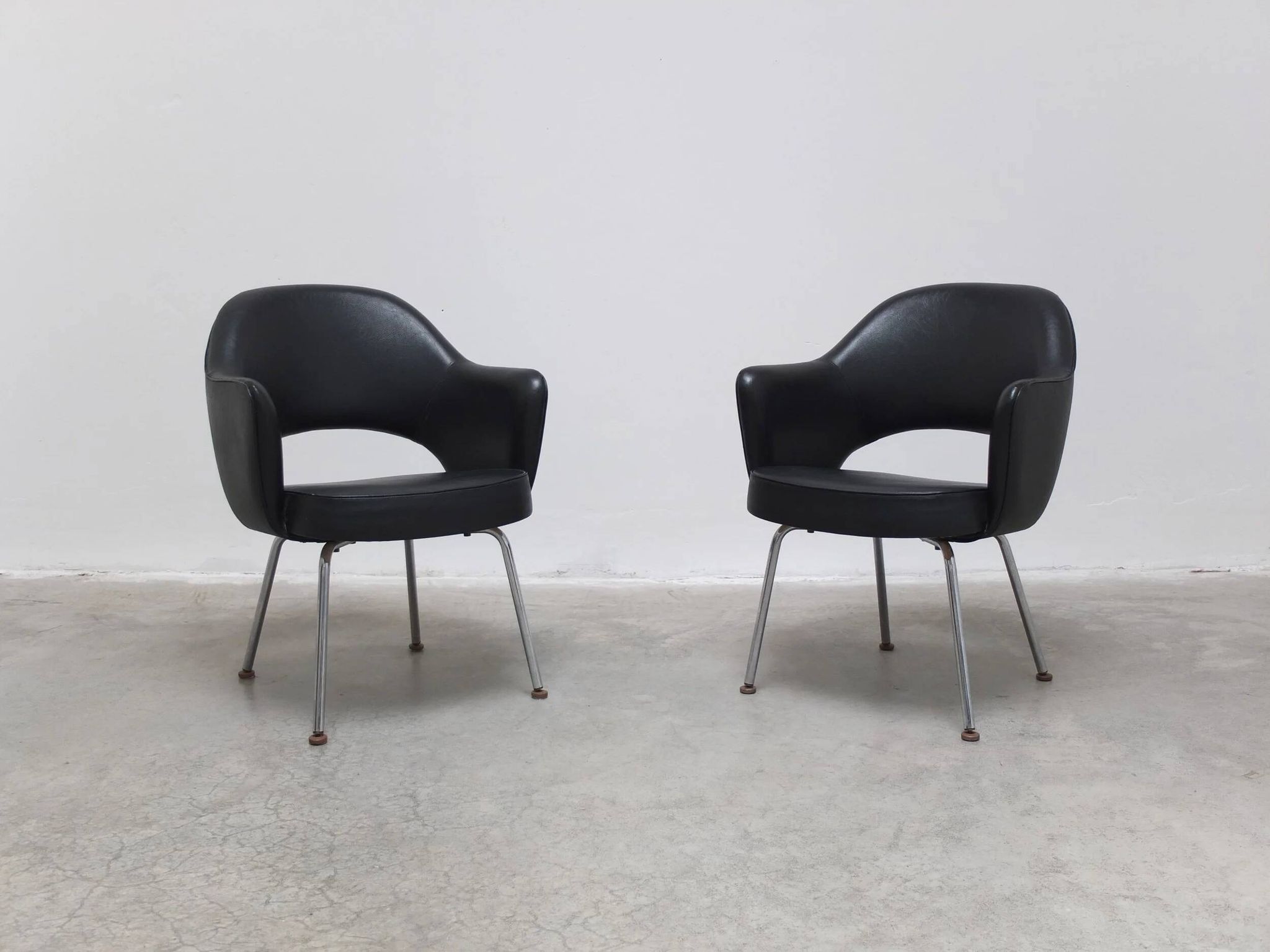 Ensemble original de 4 fauteuils 'Executive' par Eero Saarinen pour Knoll, années 1960.