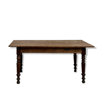 Petite table de ferme en pin aux pieds tournés