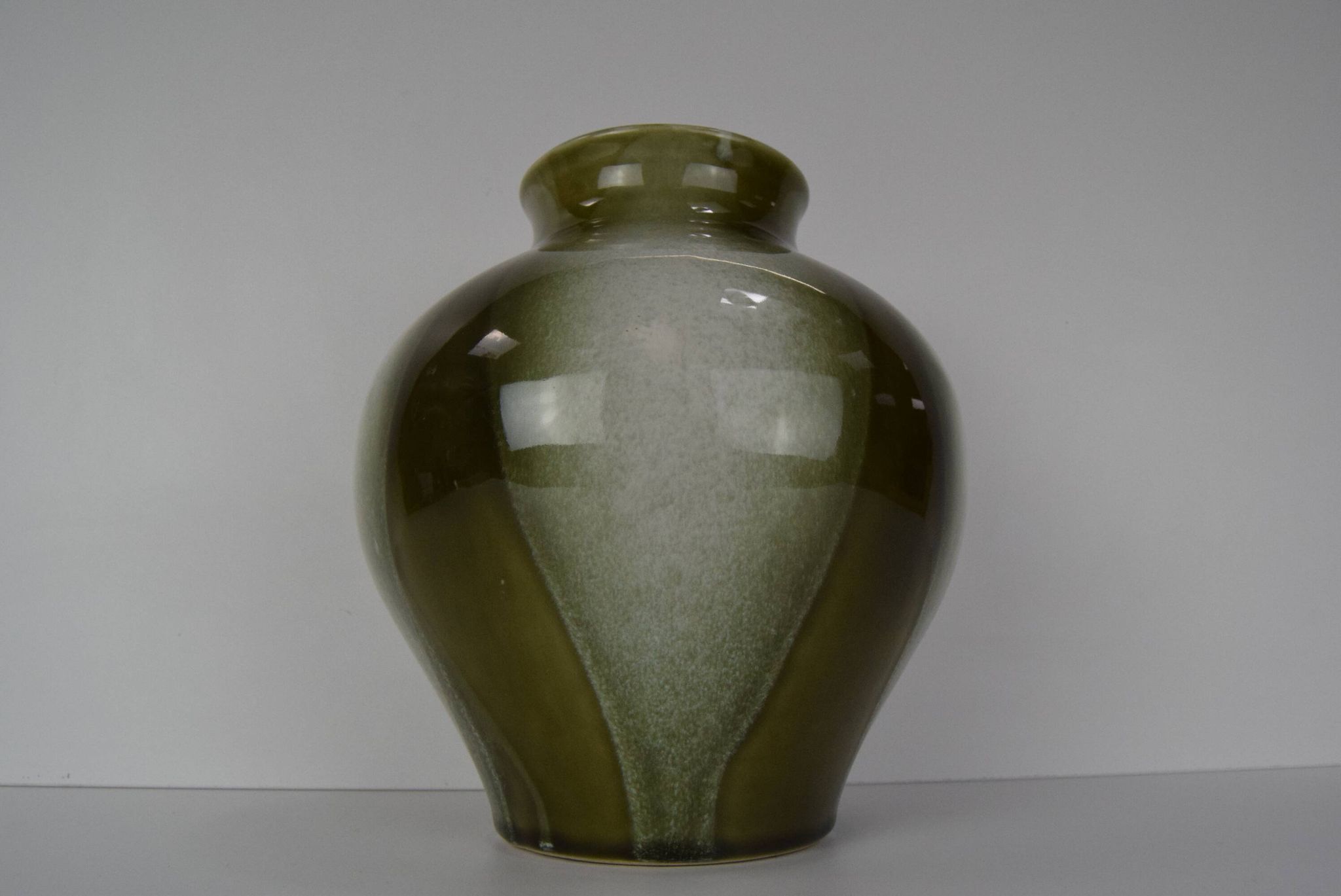 Mid-century design vase by ditmar urbach,type cid 1975.