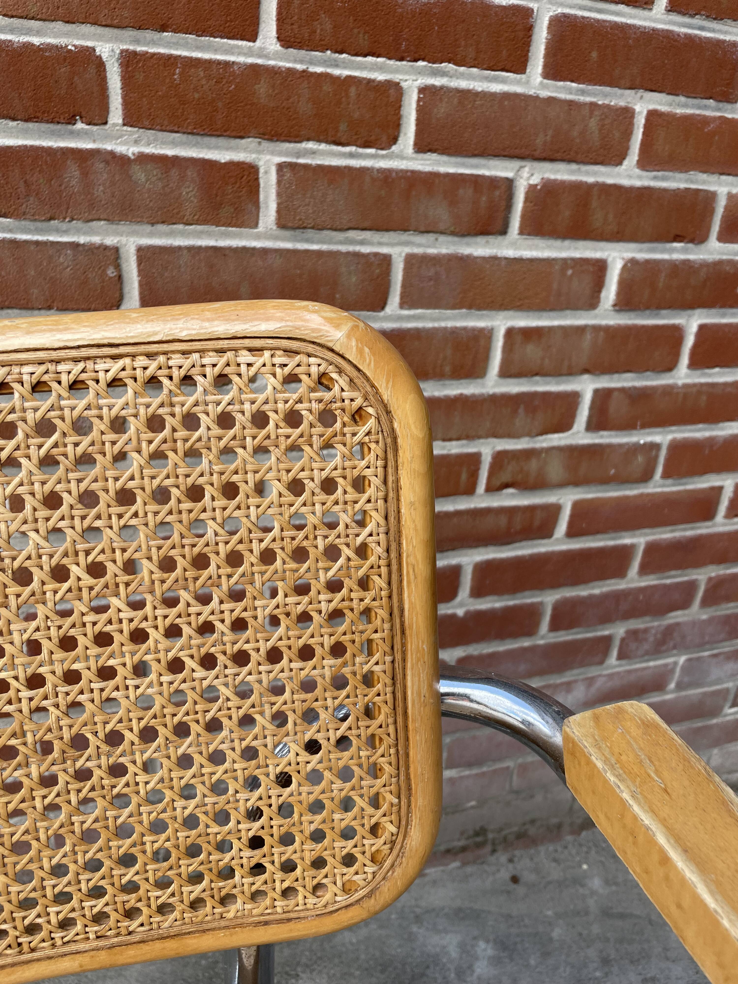 Cesca chair B64 with armrests by Marcel Breuer Design