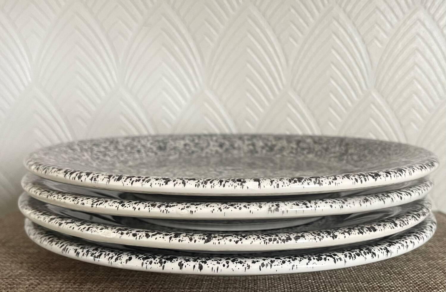 4 Castelforte dessert plates.