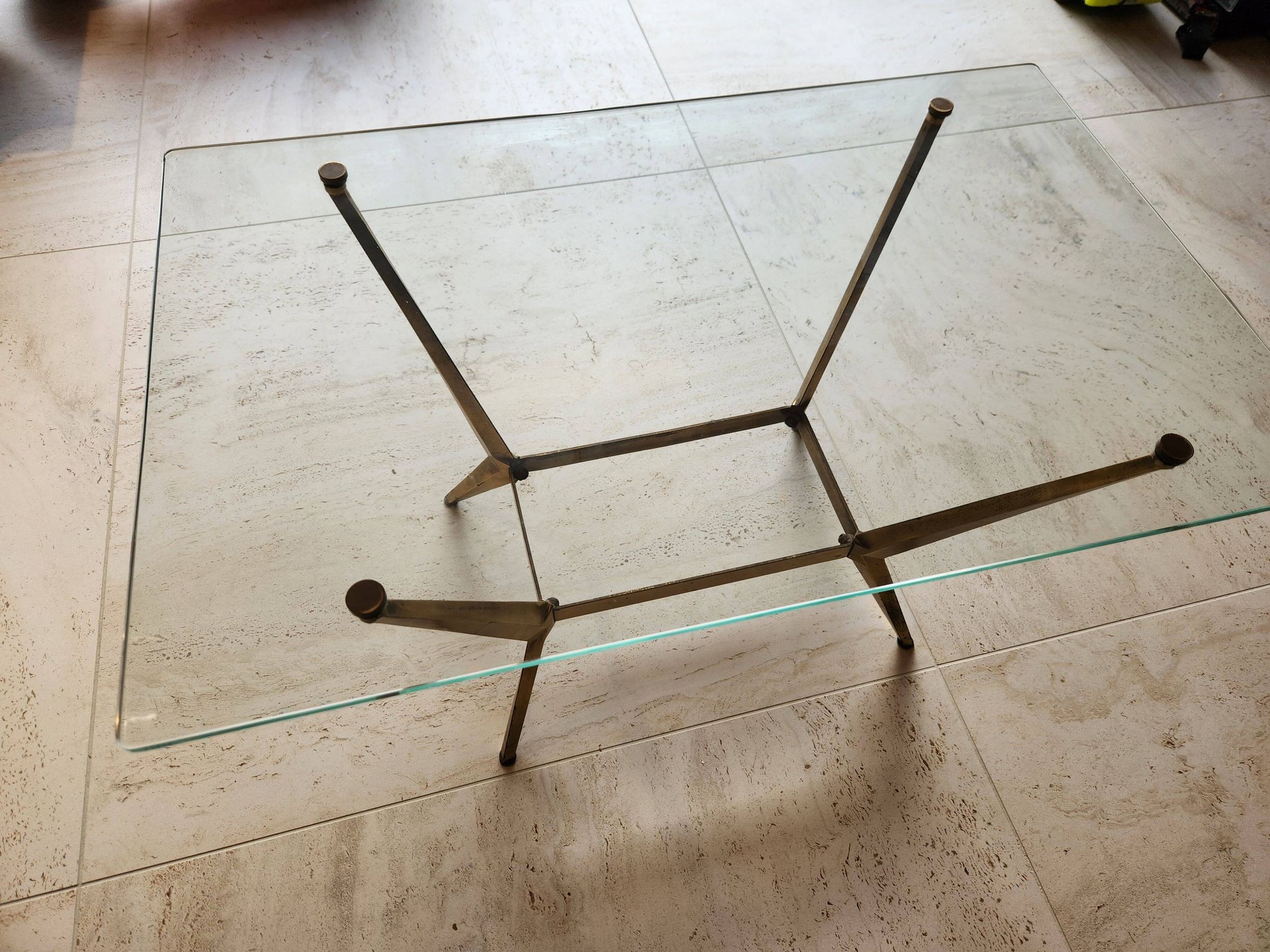 Table basse vintage (années 50) plateau en verre - pieds en bronze