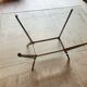 Table basse vintage (années 50) plateau en verre - pieds en bronze