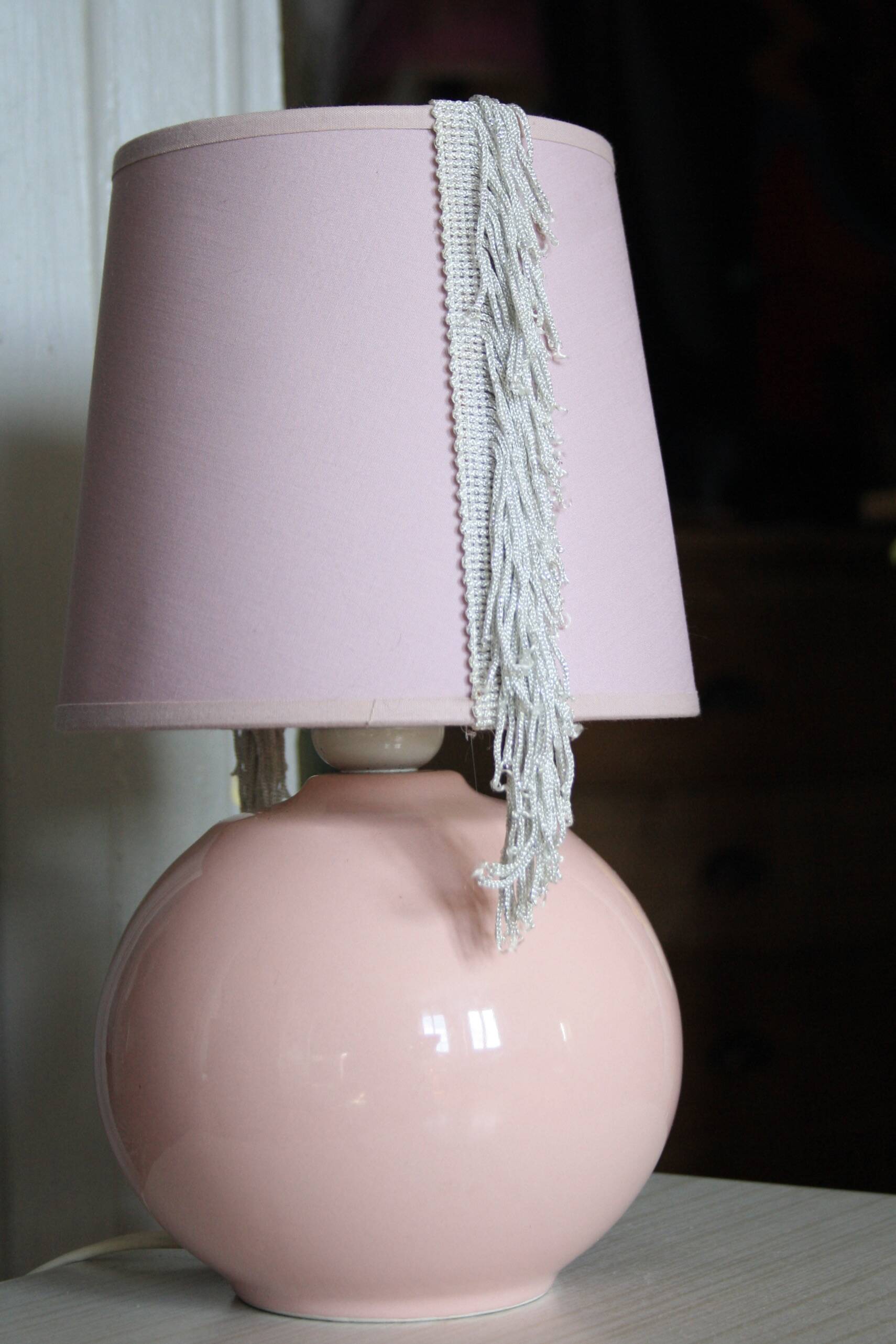 Pink ceramic ball lamp