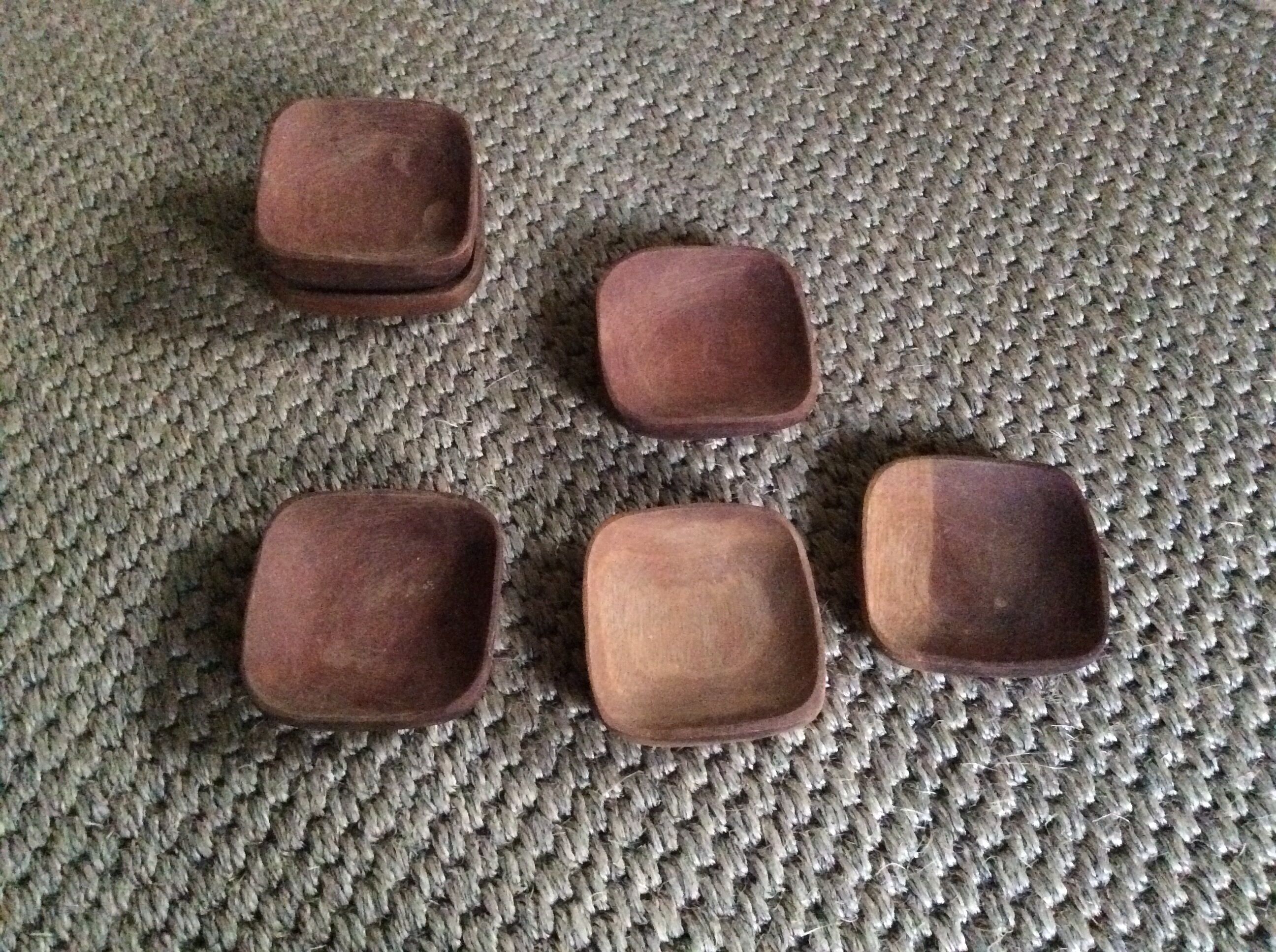 Series of 6 wooden ramekins