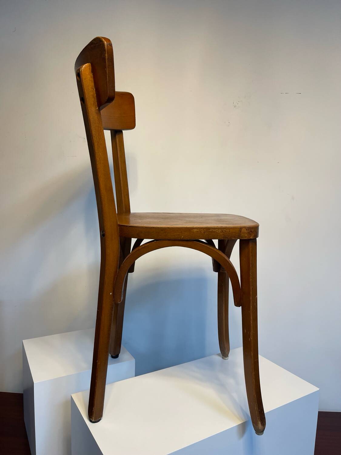 Lot of 60 wooden bistro chairs from the Baumann 1970s