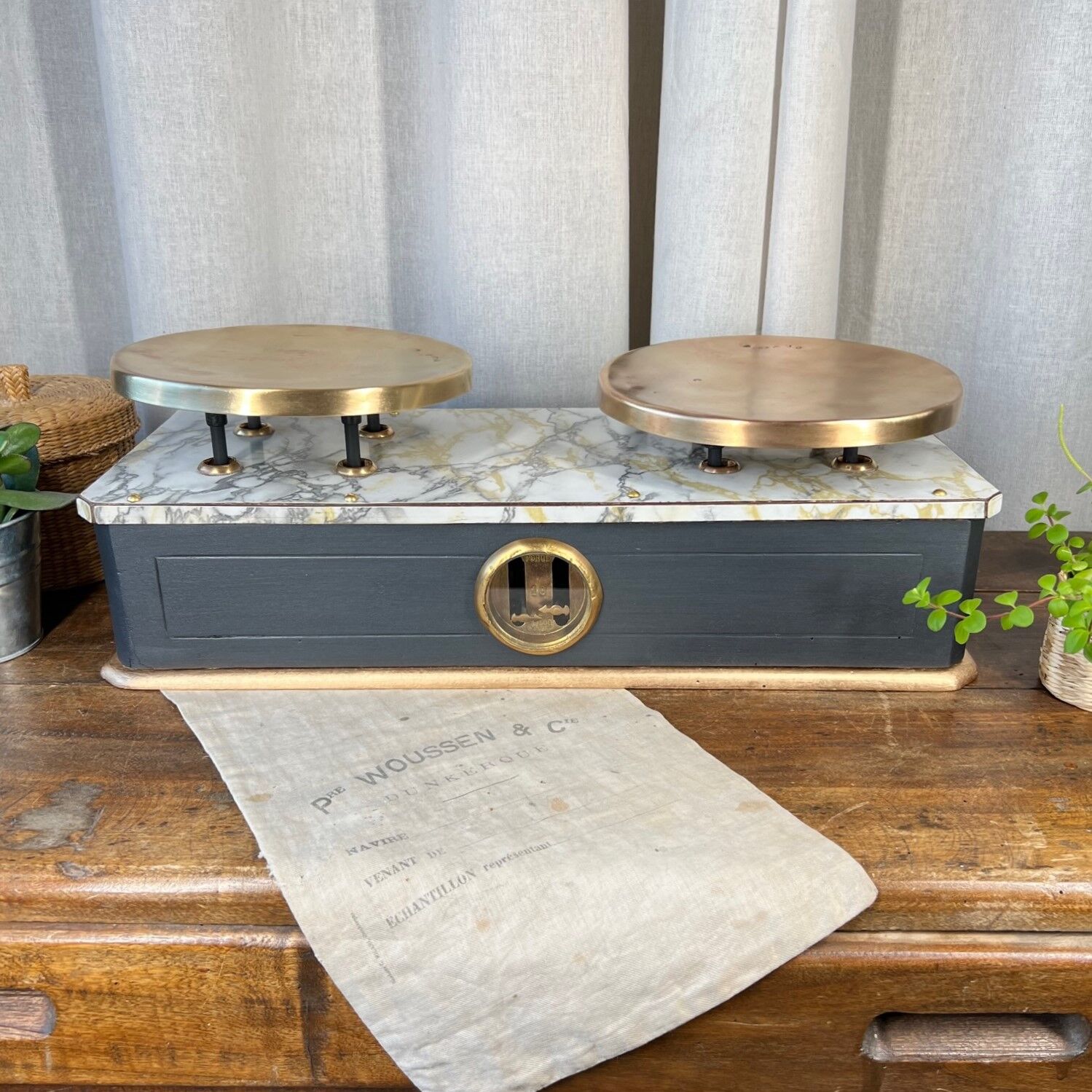 Old grocer's scale restored