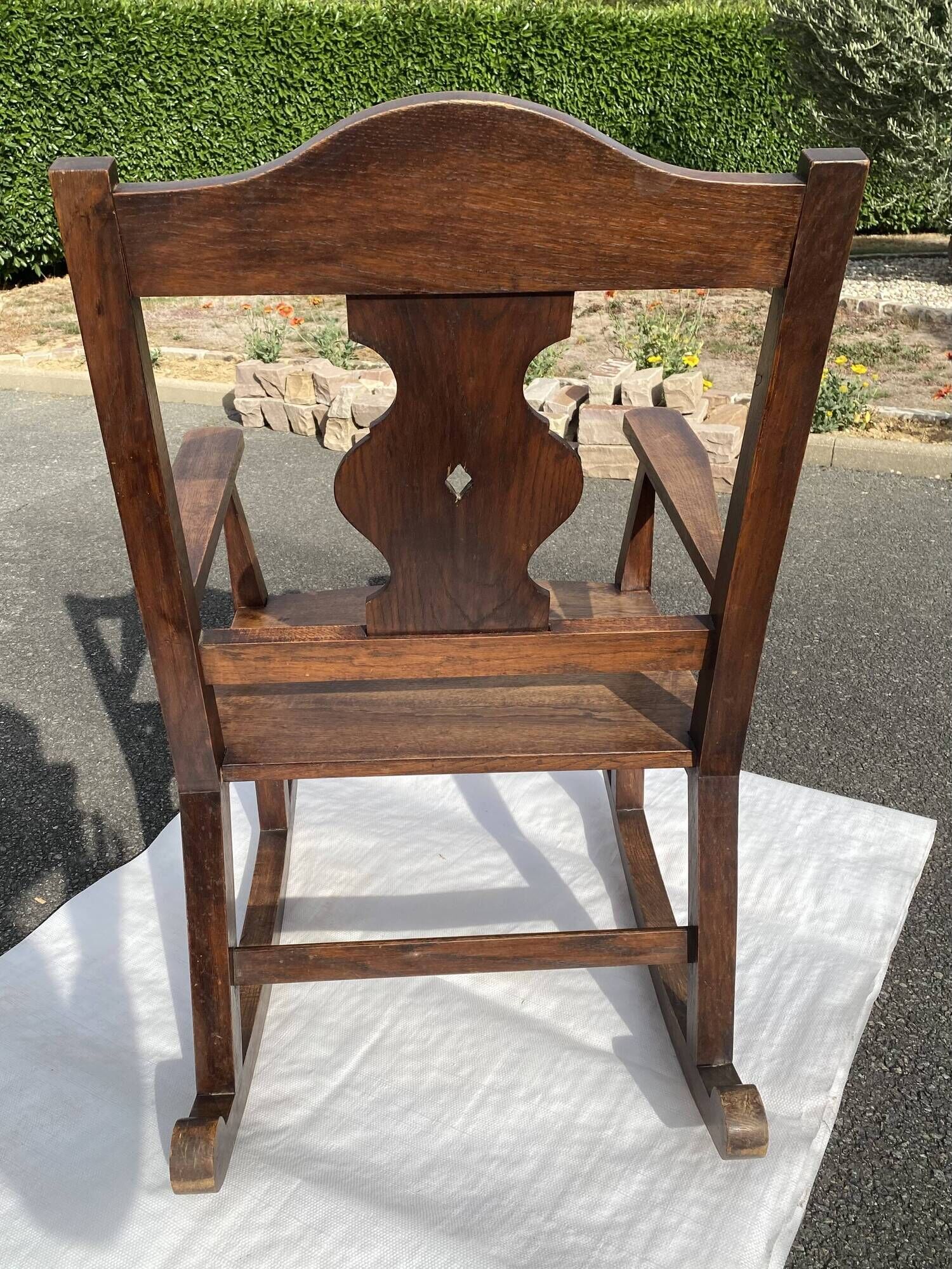 Antique rocking chair in solid oak - beautiful patina - traditional craftsmanship