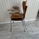 2 Series 7 chairs with armrests (3207) by Arne Jacobsen – Fritz Hansen
