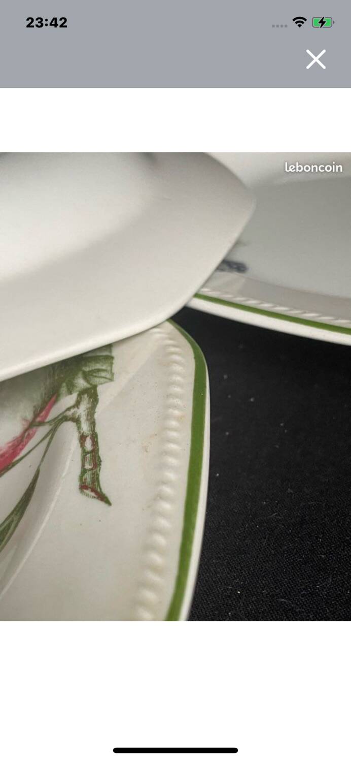 4 plates Churchill England