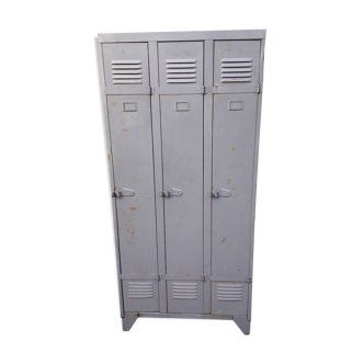 Metal wardrobe