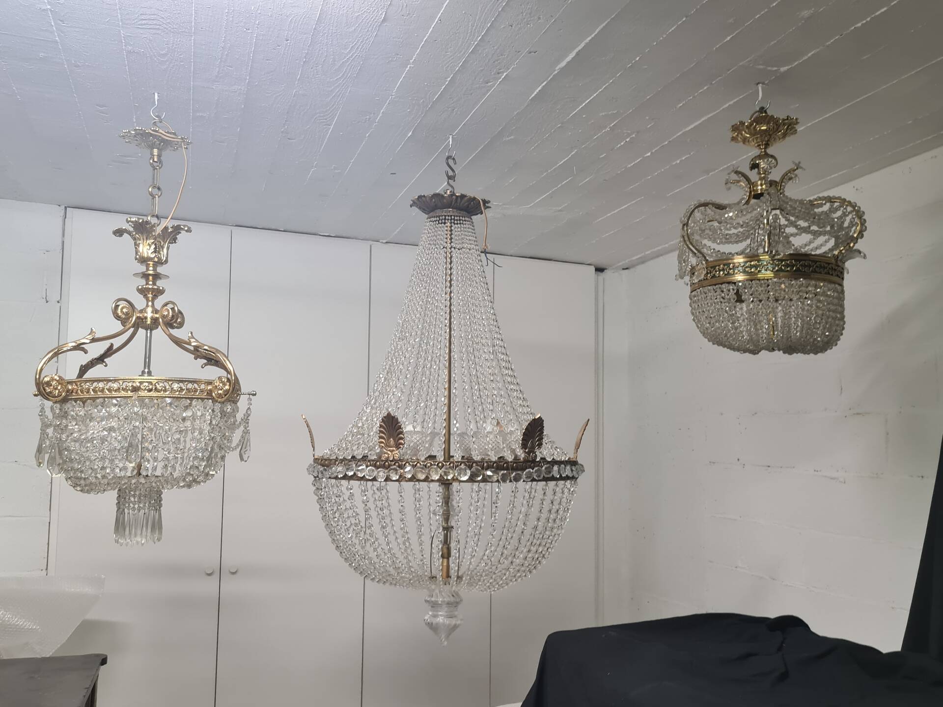Large chandelier from the late 19th century in crystal and bronze.