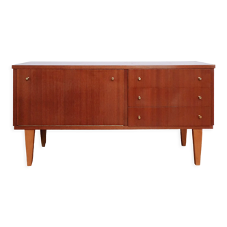 Small Scandinavian row