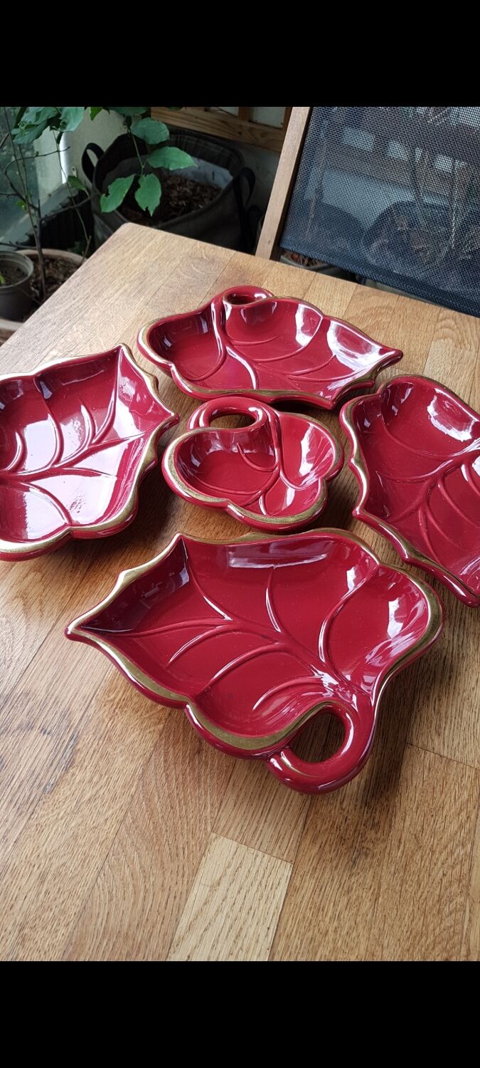 Ensemble de céramique d'art