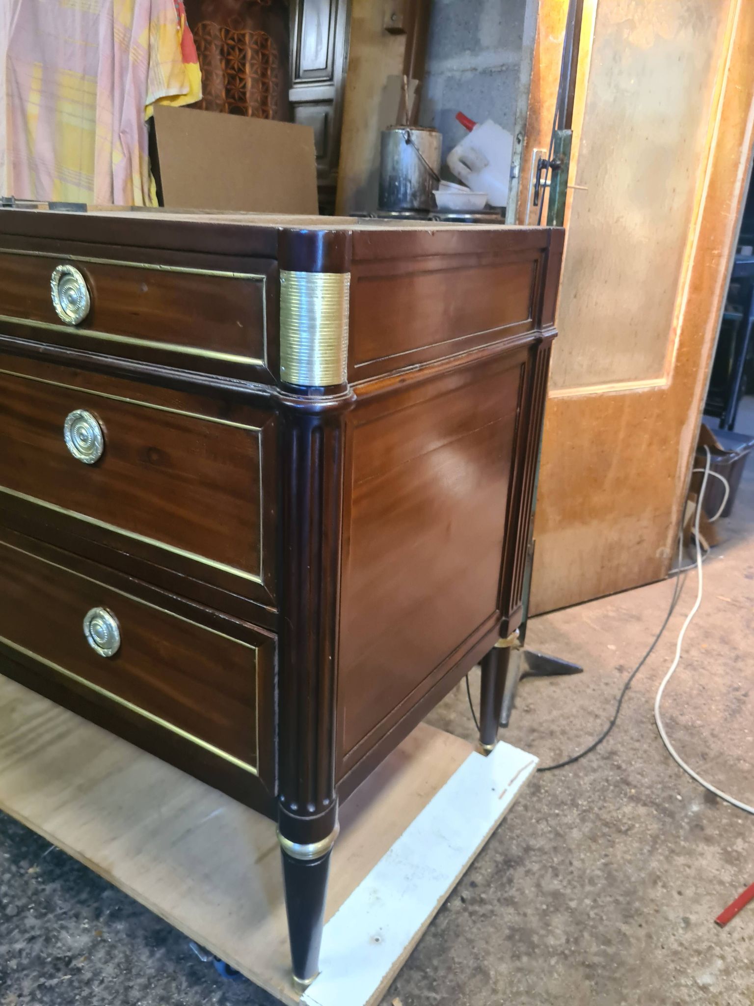 Commode epoque Louis XVI en acajou