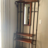 Entrance cloakroom.