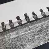 Tirage argentique vintage encadré, Moaïs de l'île de Pâques, mission ethnologique de 1970