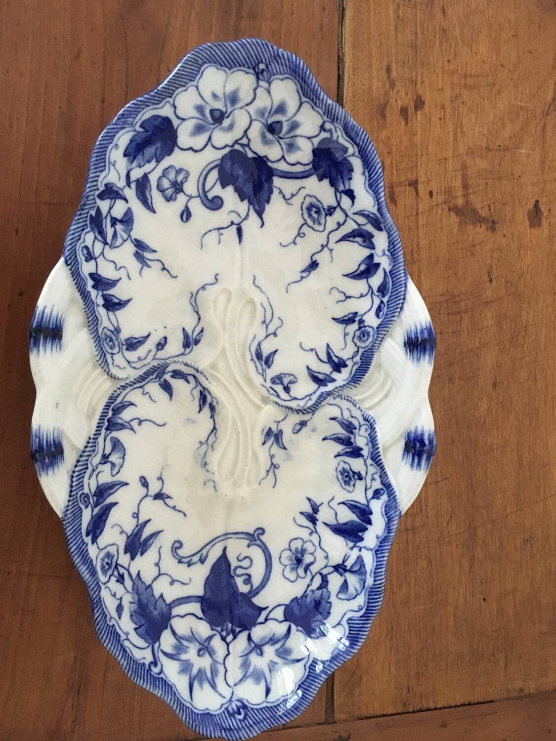 Plat Flora en faïence