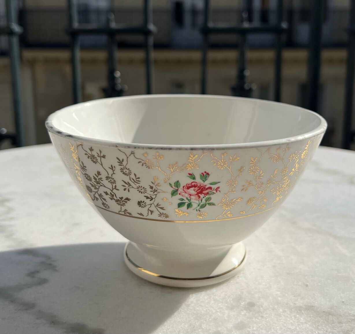 Bol avec motif fleurs