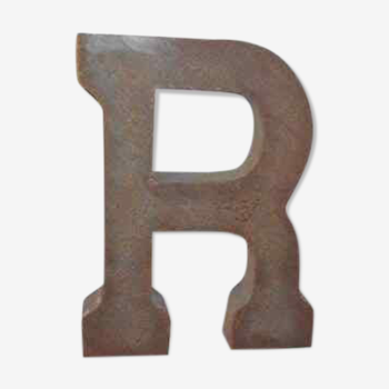 Lettre industrielle "r" en fer