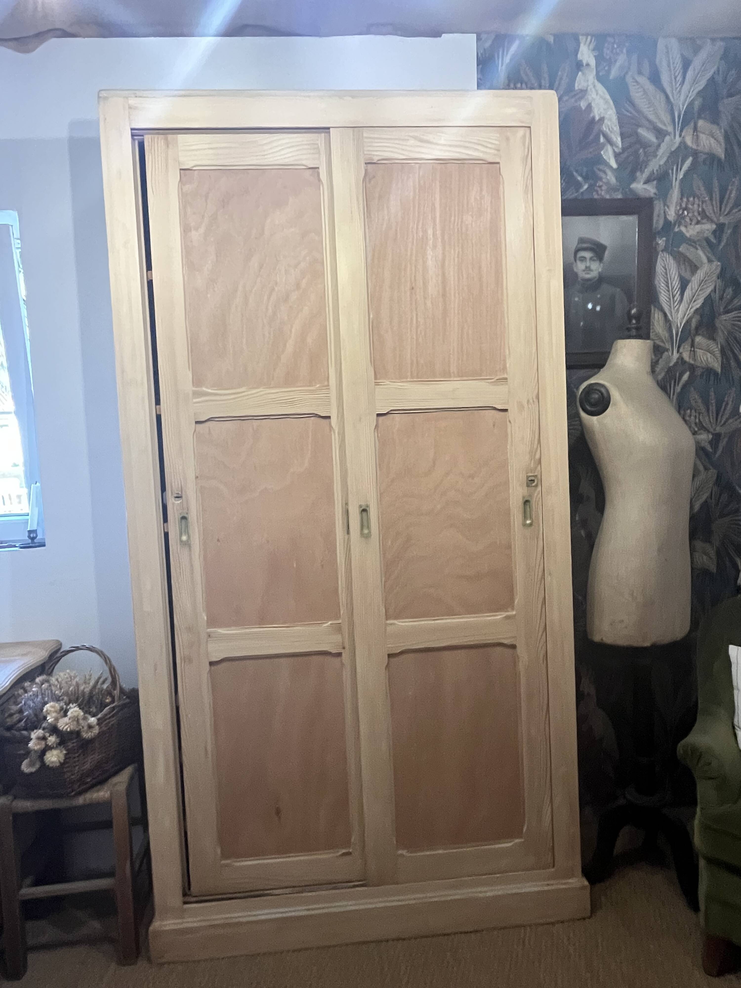 Meuble de métier, armoire en bois