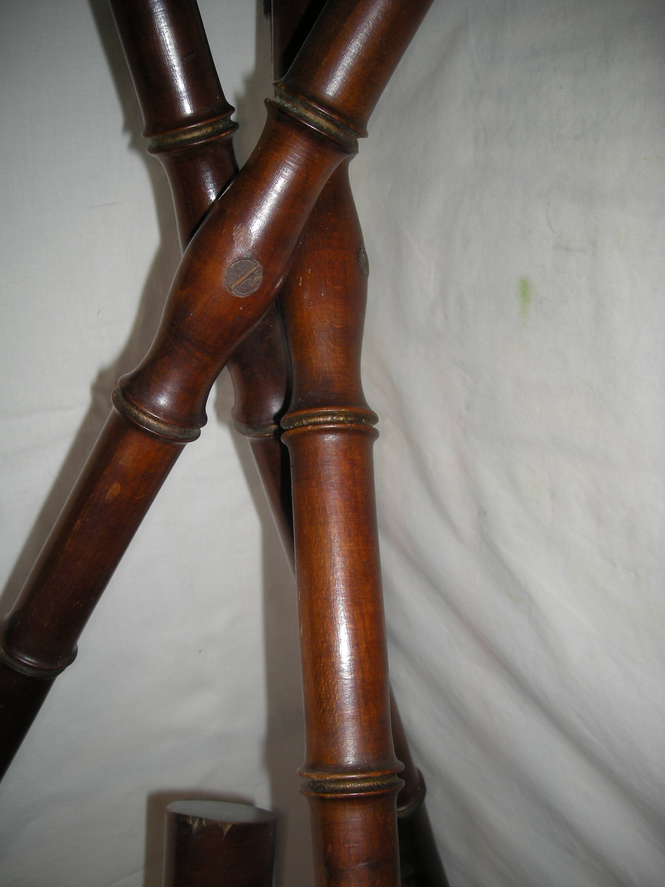 Napoleon III period tripod selette
