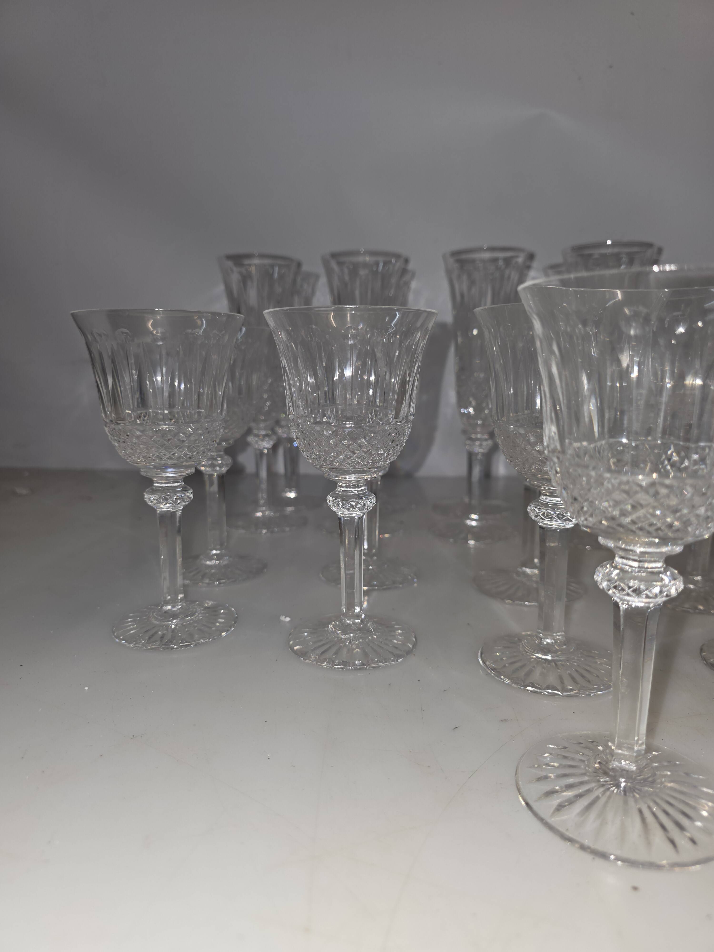 Service de 27 verres en cristal de Saint-Louis — Modèle Trianon